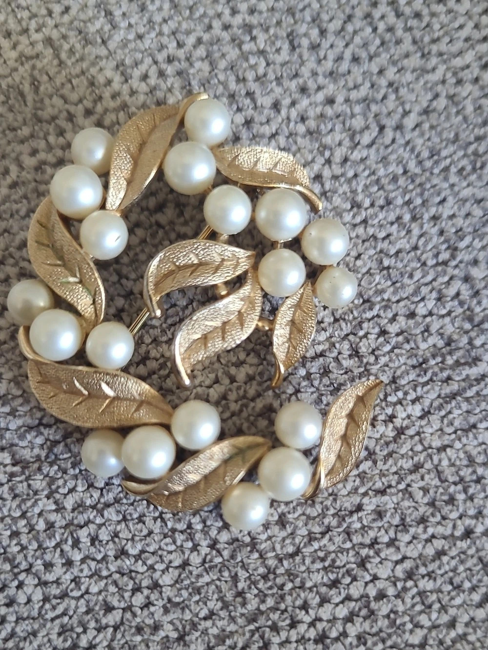 Crown Trifari Pearl & Leaf Brooch in Gold & White Like New